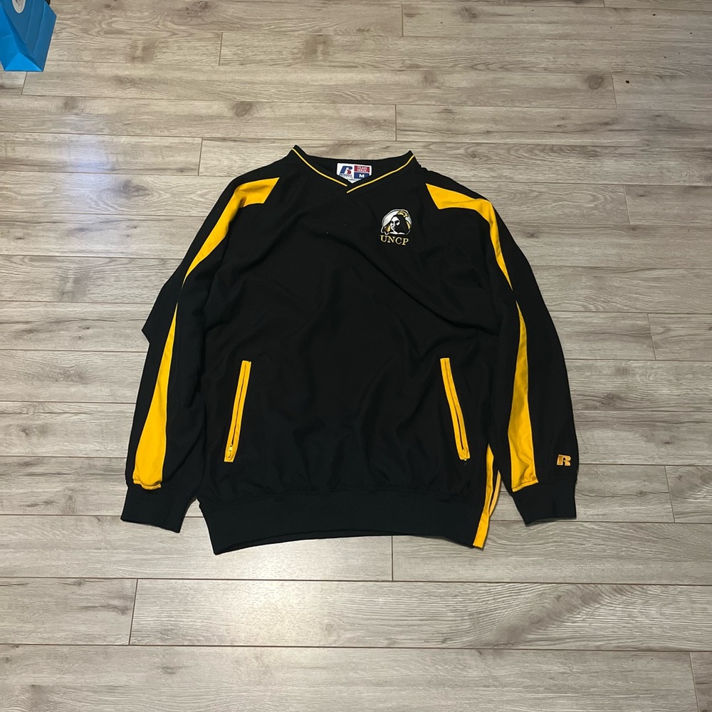 Y2K RUSSEL ATHLETIC UNCP YELLOW AND BLACK CREWNECK